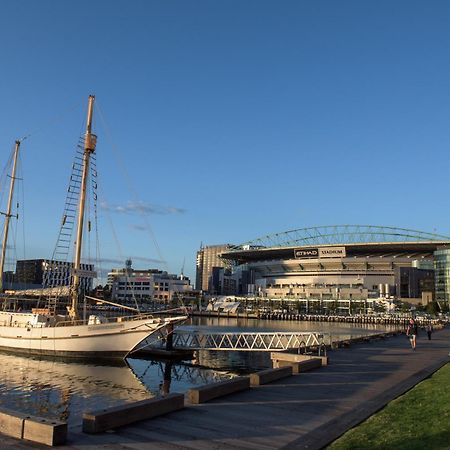Peppers Docklands Hotel Melbourne Exterior photo The Gothenburg Opera