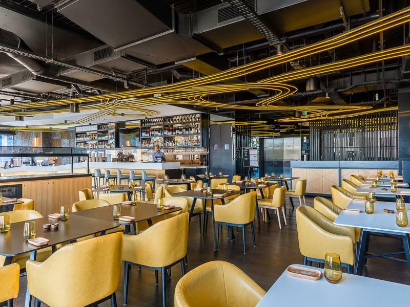 Peppers Docklands Hotel Melbourne Exterior photo The interior of the restaurant